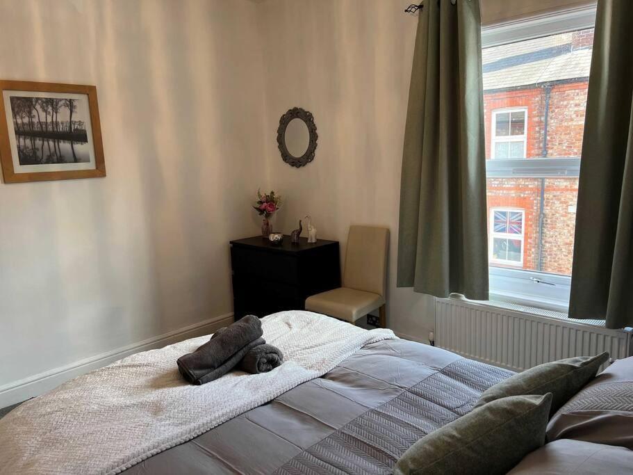 Spacious 2-Bedroom House In Stockton Heath With Free Wifi By Amazing Spaces Relocations Ltd 沃灵顿 外观 照片
